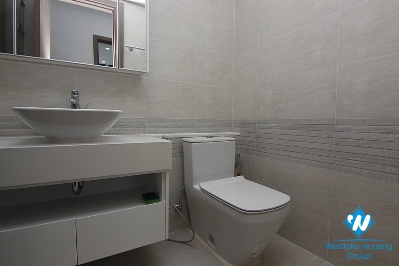 Modern 2-bedroom apartment with beautiful view in Vinhomes Metropolis